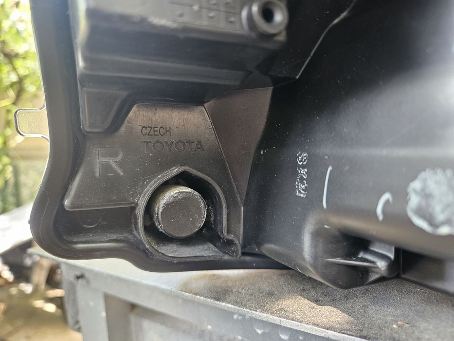 Лед десен фар за Тойота Ярис след 2017г