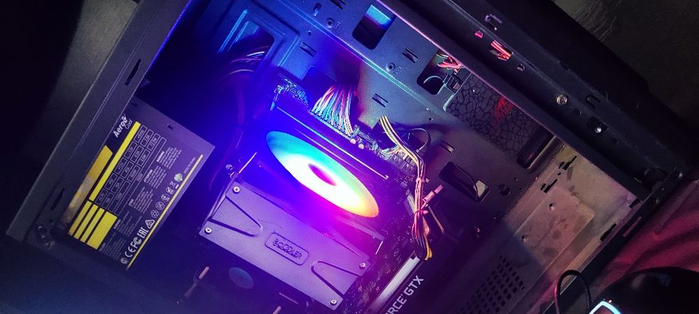 Продам ПК средней мощности.