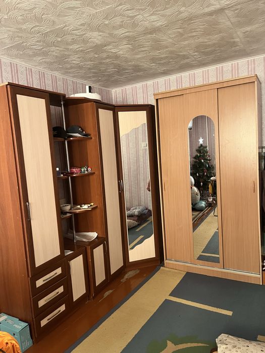 Шифоньер, шифоньер угловой с зеркалами. Бесплатно