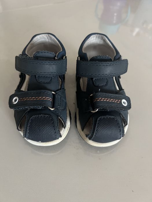 Детские сандалии в садик