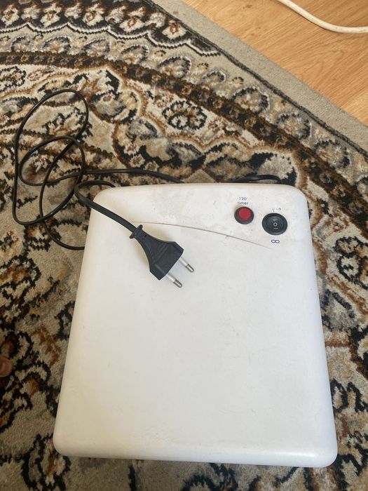 Продам лампу для маникюра