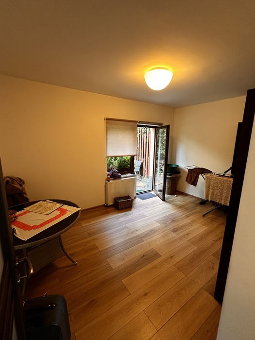 Persoana fizica vand apartament 3 camere  cu gradina !