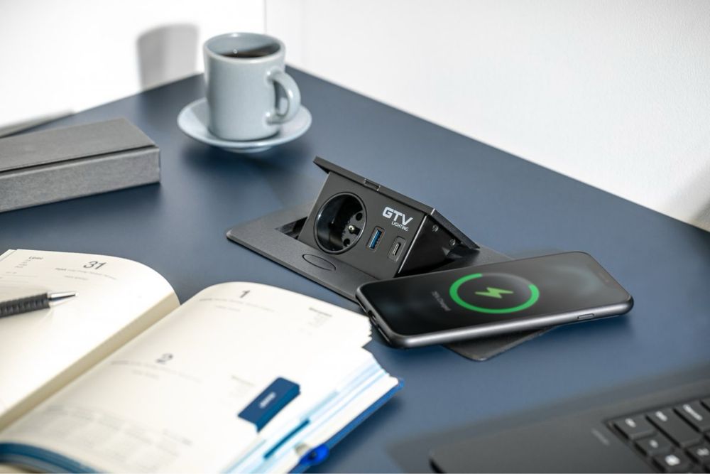 Встраиваемая розетка GTV AVARO PLUS. Черный