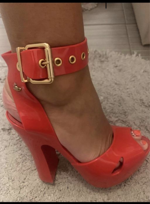 Сандали Вивиян Уестууд