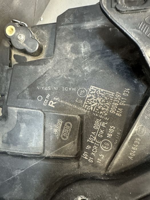 Audi Q2 кю2 фар фарове лед десен