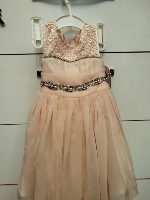 Нарядное платья для девочки