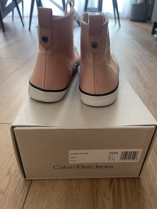 Маратонки Calvin Klein розови 36 номер