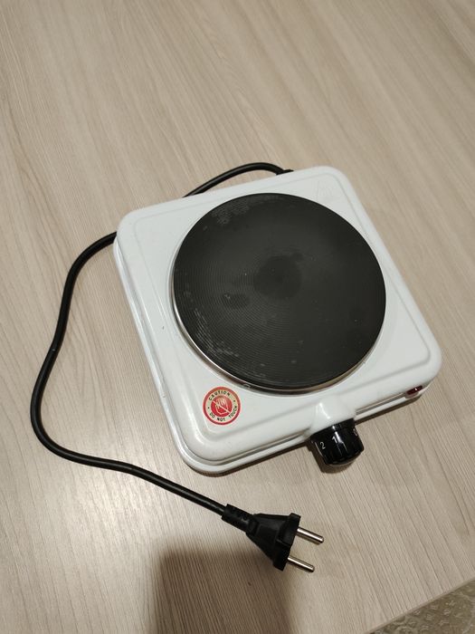 Продам электрическую плиту