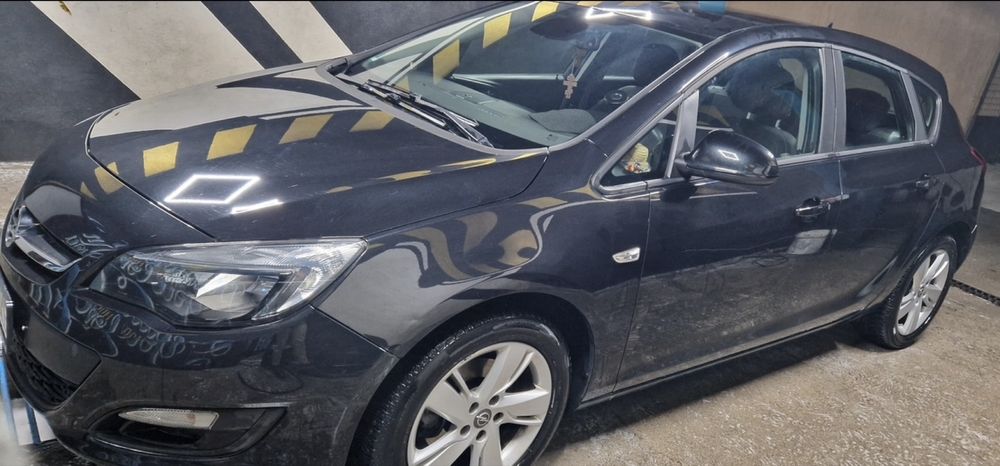 Opel Astra J.