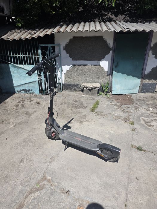 Самокат NINEBOT F3