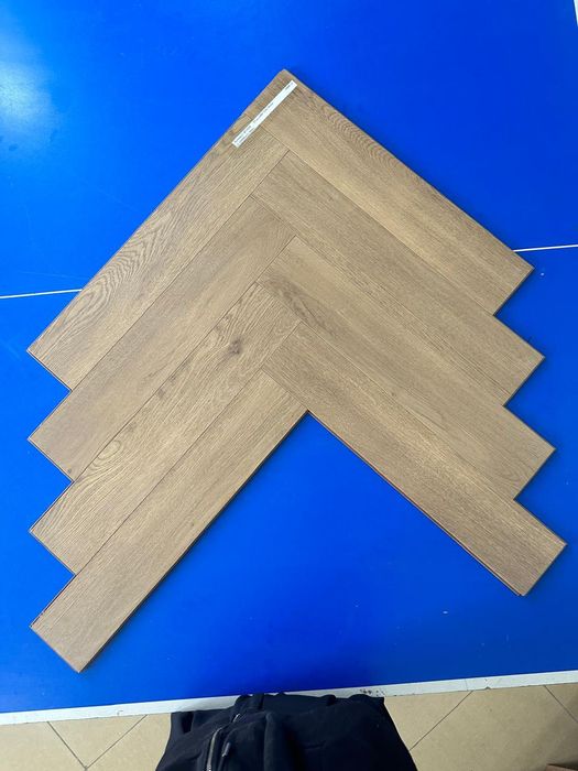 Ламинат под Елочку 33 класса - оптом в Астане