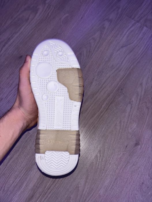 Off White out off office pink