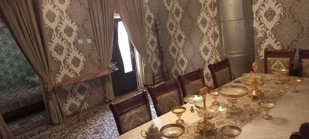 Уй сотилади. Пискент тумани Микрокредит банк ёнида.