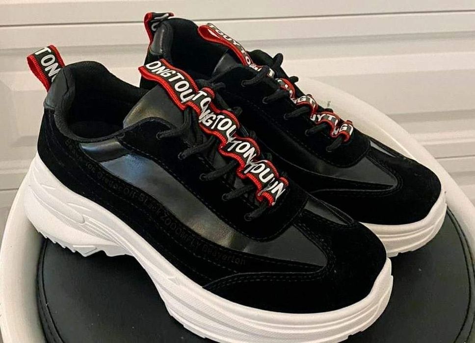 Vând LOT DE HAINE/încălțăminte