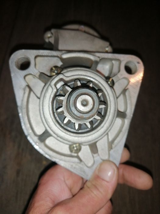 Стартер от двигателя Каминс