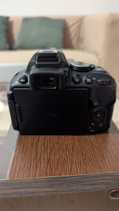 Vand Nikon D5300 impecabil!