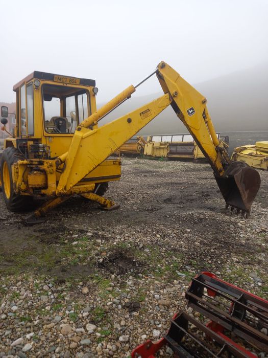 Vând Buldoexcavator, 4 cupe