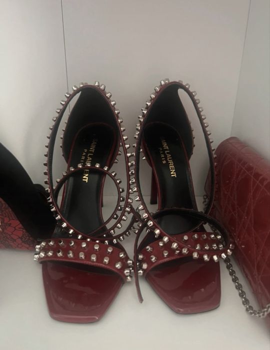 Pantofi Yves Saint Lauren