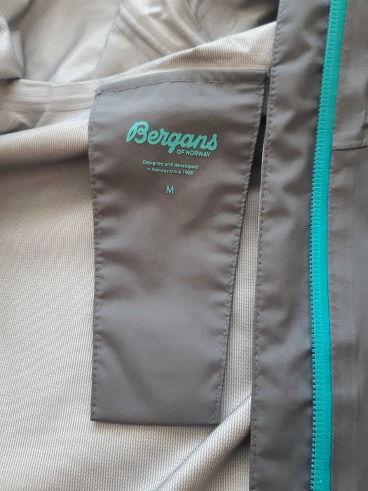 Висок клас туристическо Яке Bergans 1395 LETTO LADY M