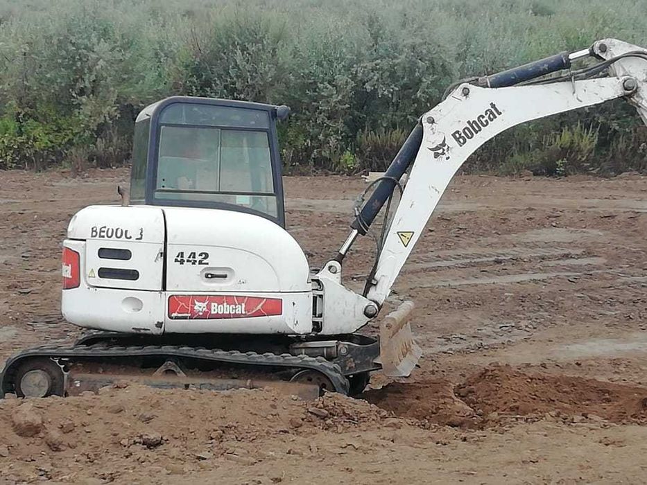 Услуги Мини-экскаватора. Мини экскаватор Bobcat - 7 тонн