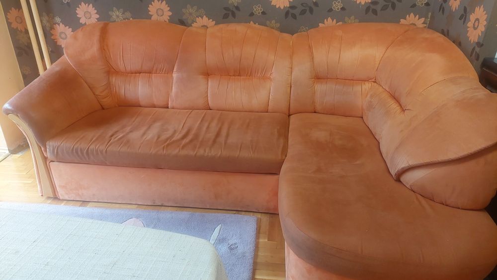 Продавам ъглов дивам