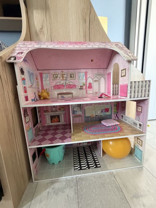 Кукольный домик розовый
