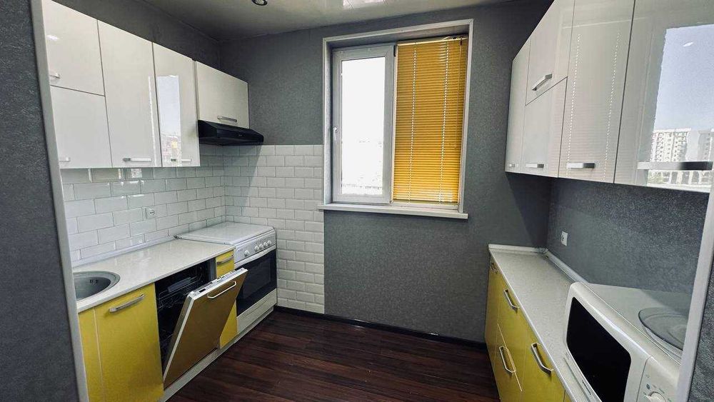 СРОЧНО продается 4в3 комнаты 105м2 Сергели 6, дехканский базар