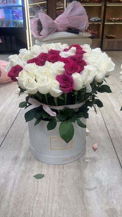 Цветы,буквы инициалы ,51 роза