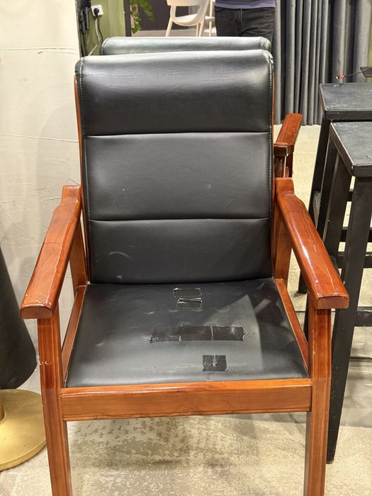 Продам кресло, стул для руководителя удобный