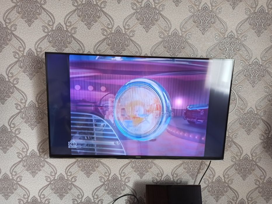 Телевизор Samsung 48 "