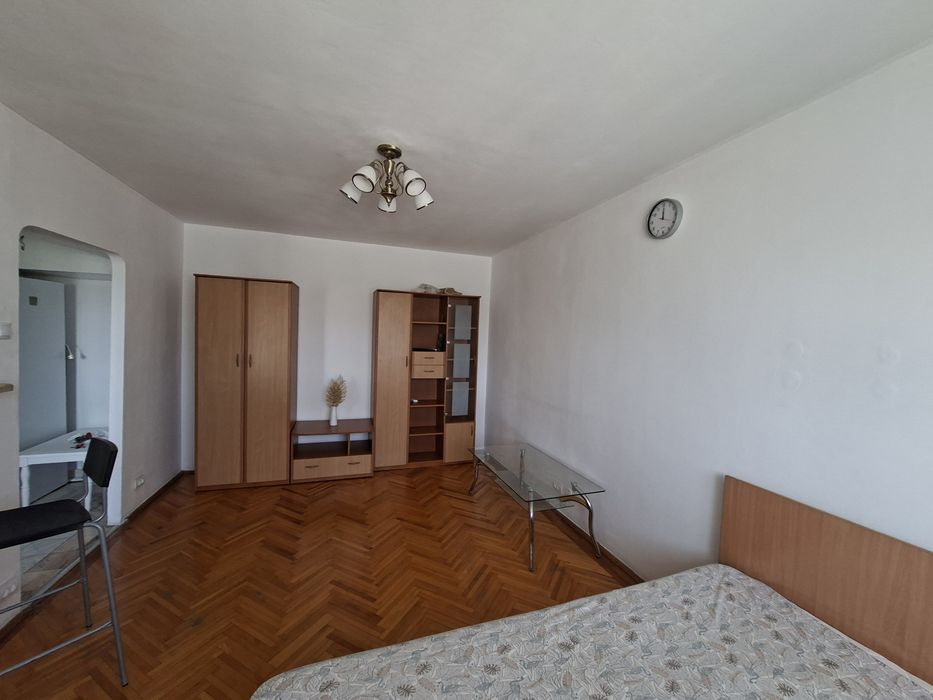 Titan proprietar garsoniera — fotografia 1