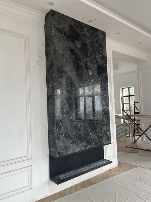 Камин из мрамора