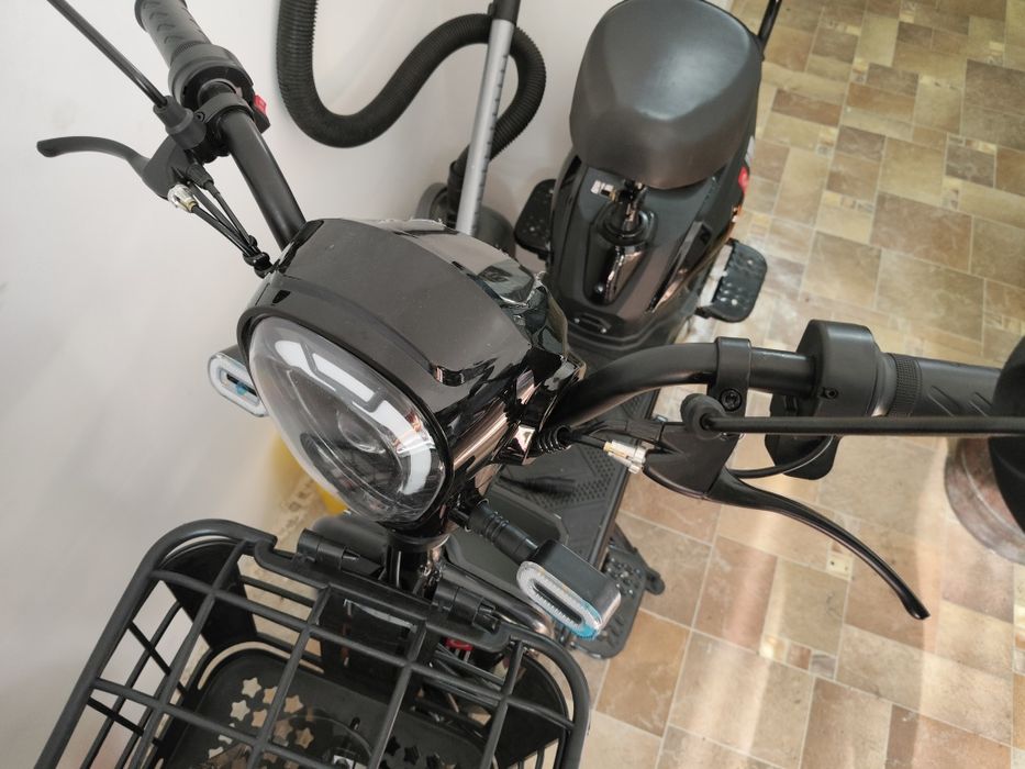 Продам электромопед,Новая