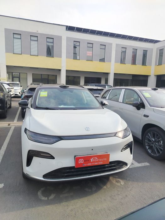 Leapmotor c11 hybrid 300 kmlik luxsury, Restayling 2026 versiya