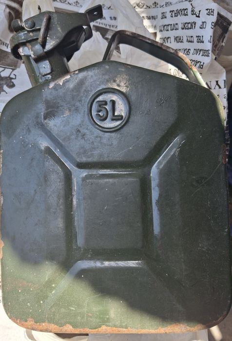 Канистра железная для бензина 5л.