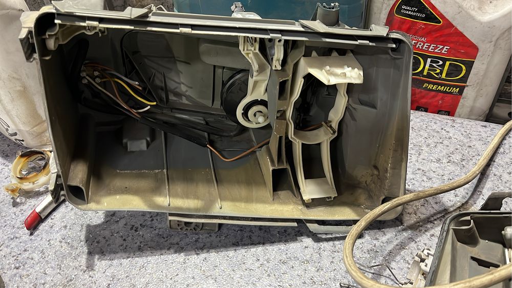 Корпуса фар мерседес w124