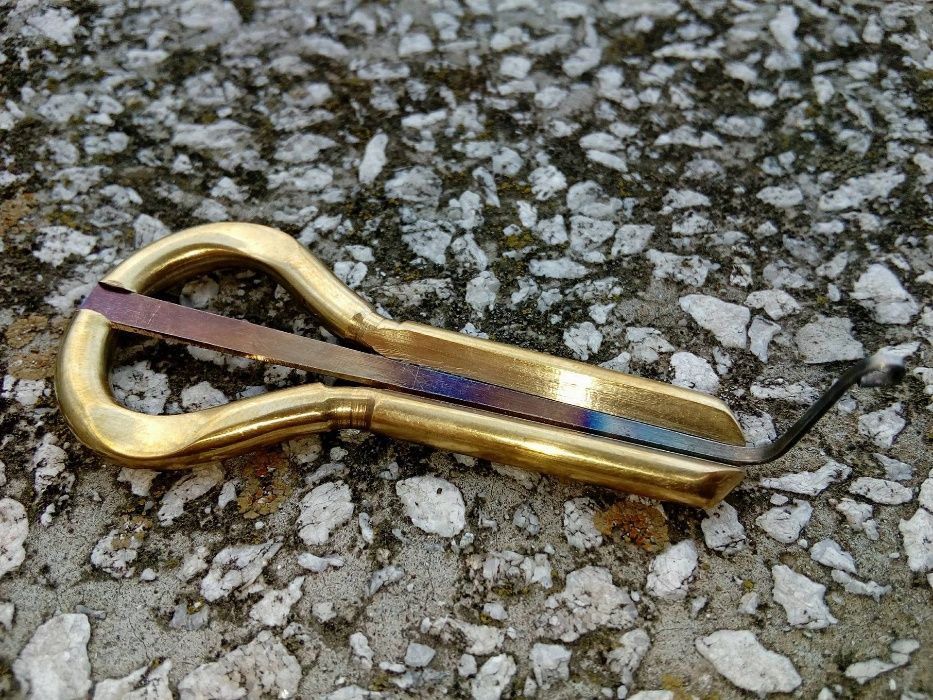 Дръмба, дръмбой, бръмбазък, варган, комуз, jew's-harp