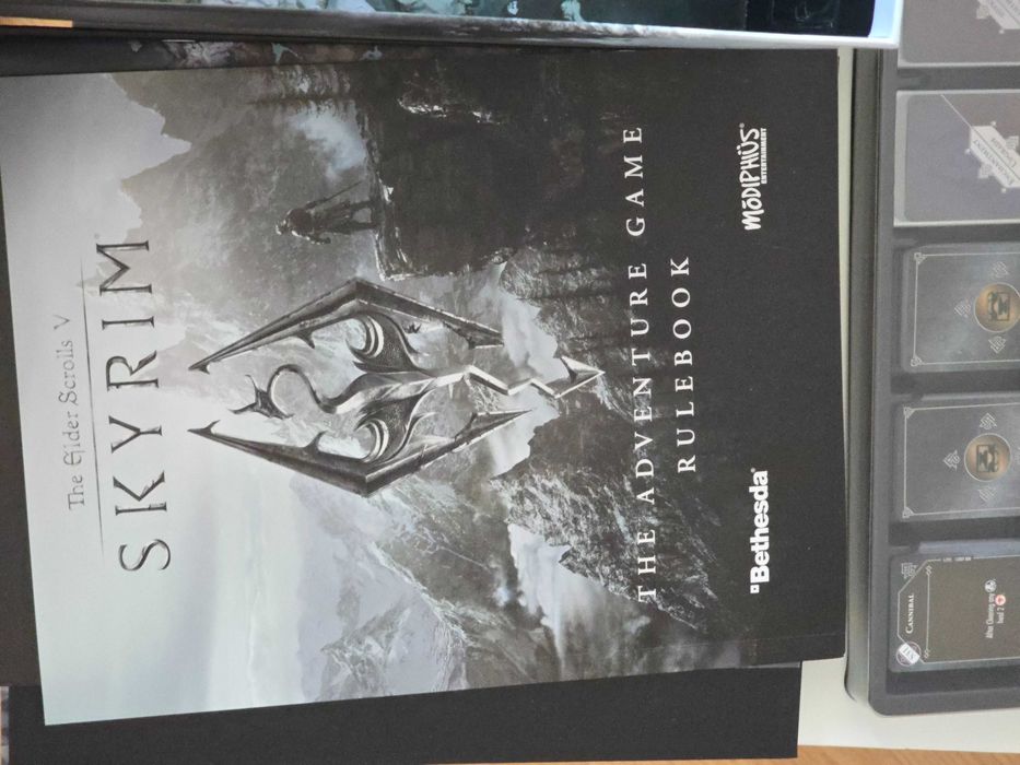 The Elder Scrolls V: Skyrim – The Adventure Game + extensie 5–8 jucători + playmat - Boardgame