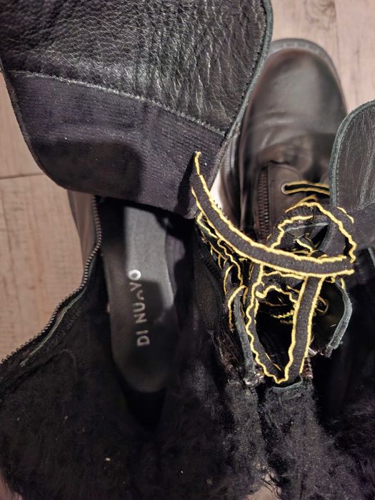 Продавам кожени черни дамски ботуши, италиански,номер 42