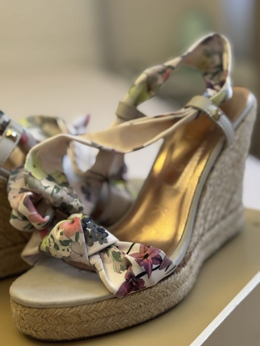 Сандали на платформа Ted Baker