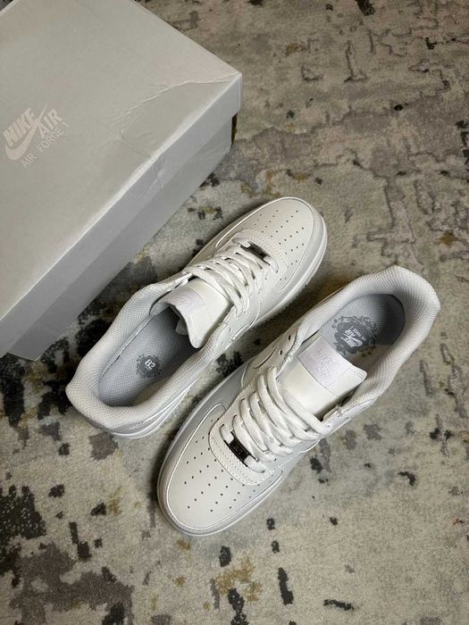 Nike Air Force 1 Albi (40/41) FULLBOX | Livrare rapida cu verificare colet