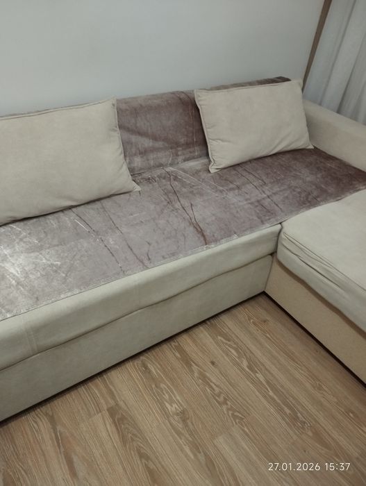 Продаю диван уголок.