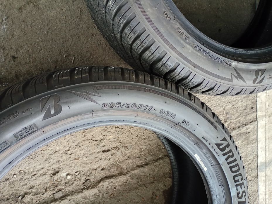 Bridgestone 2бр.205/50/17 дот1324