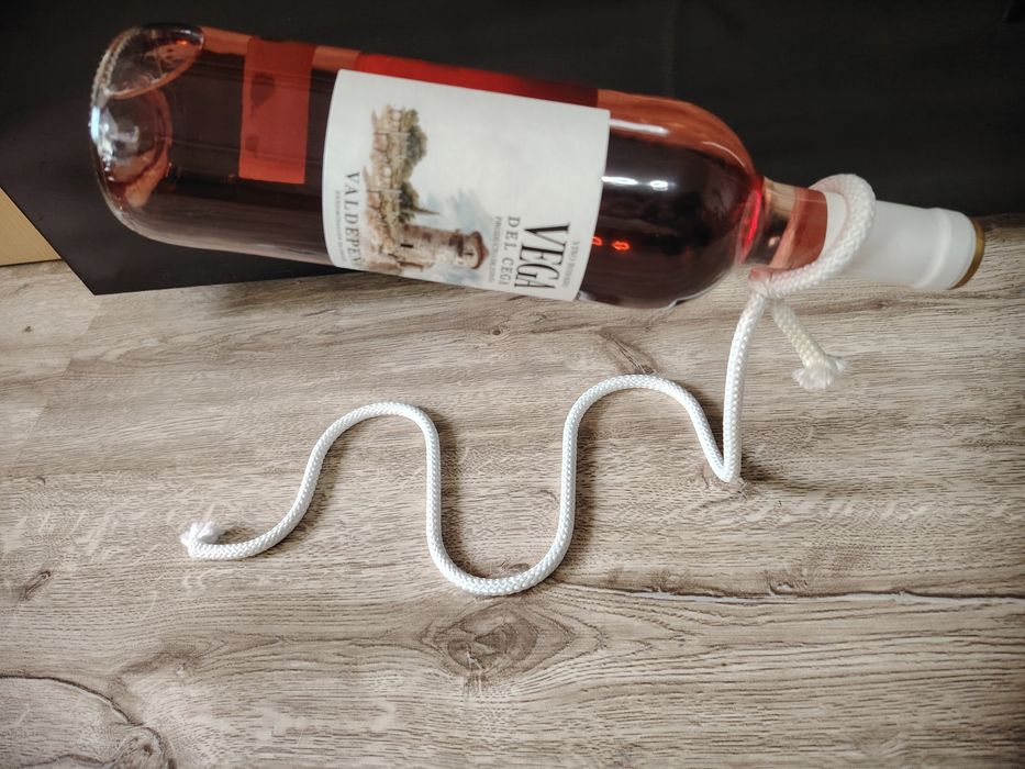 Стойка за вино..