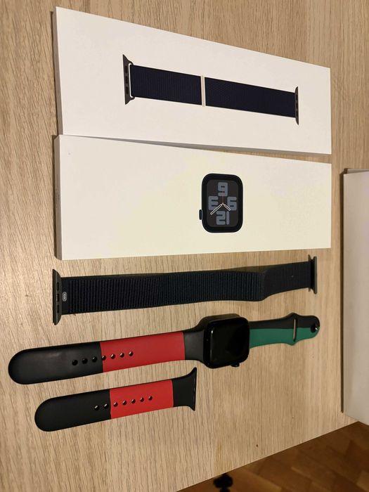 Смарт часовник Apple Watch SE 2 44mm Black