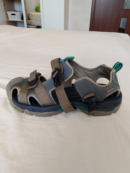 Сандали новые, размер 40