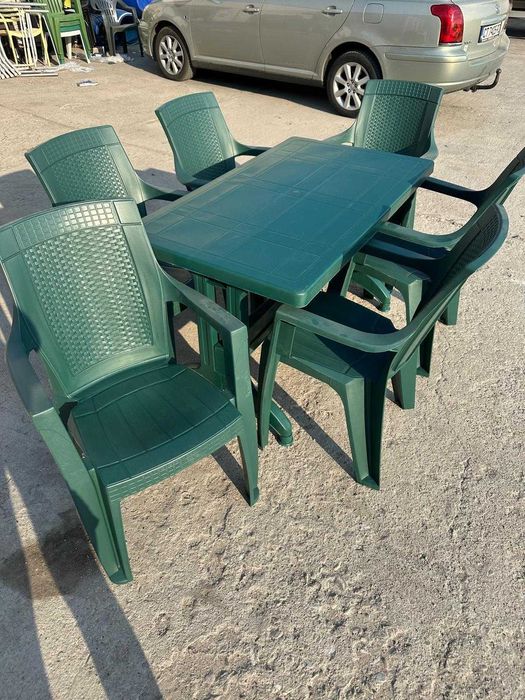 Пластмасов комплект за градина с маса и столове