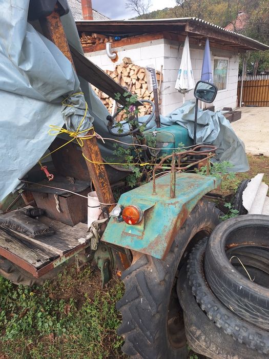 De vinzare tractor BAUTZ   anul fab 1953