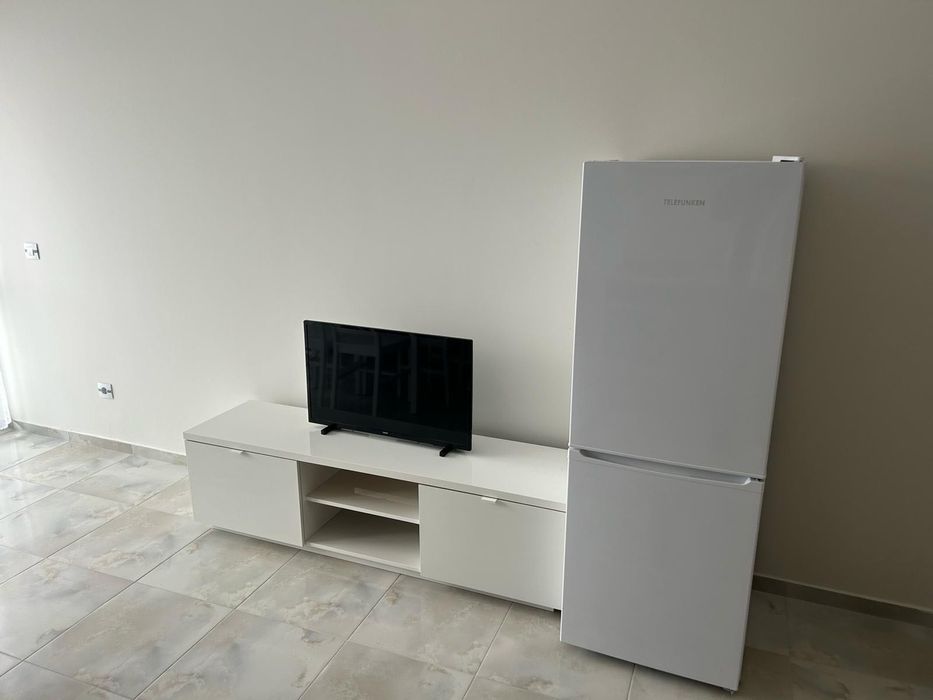Дава се под наем Двустаен апартамент в Варна, Център - 55 кв.м за 448.8 € - Снимка #2