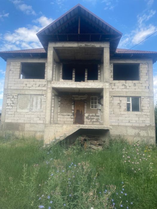 Дом в Каскелене-400 м²,участок 9соток